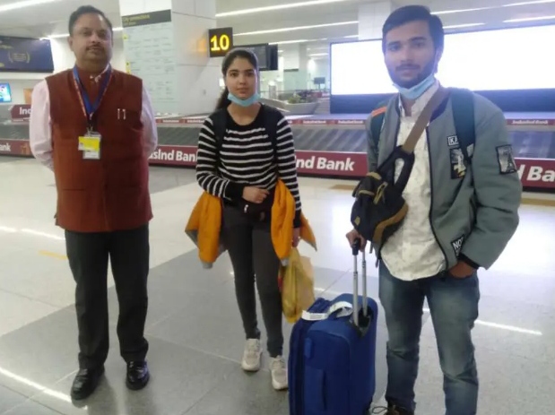यूक्रेन से भारत पहुंचे उत्तराखंड के तीन छात्र, हुआ स्वागत 