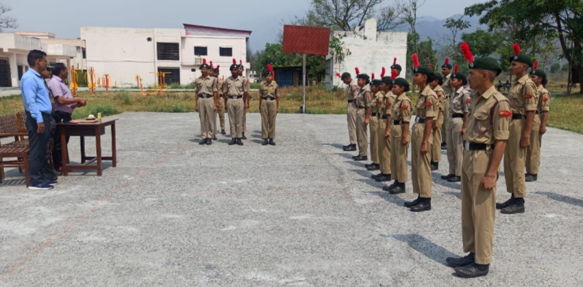 वीएसकेसी महाविद्यालय में एनसीसी के अंतर्गत आयोजित की गई रैंक प्रतियोगिताएं