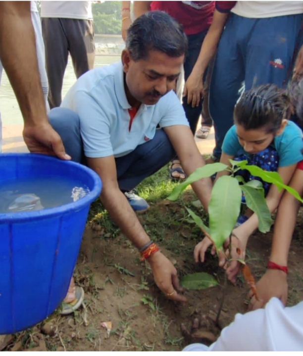 गंगा सेवा दल एवं शहर व्यापार मंडल  के साथ ज्वालापुर के विधायक आदेश चौहान ने मनाया विश्व पर्यावरण दिवस