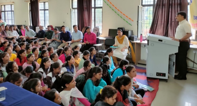 रा० महाविद्यालय चिन्यालीसौड़ में हुआ एक दिवसीय अभिविन्यास कार्यक्रम का आयोजन