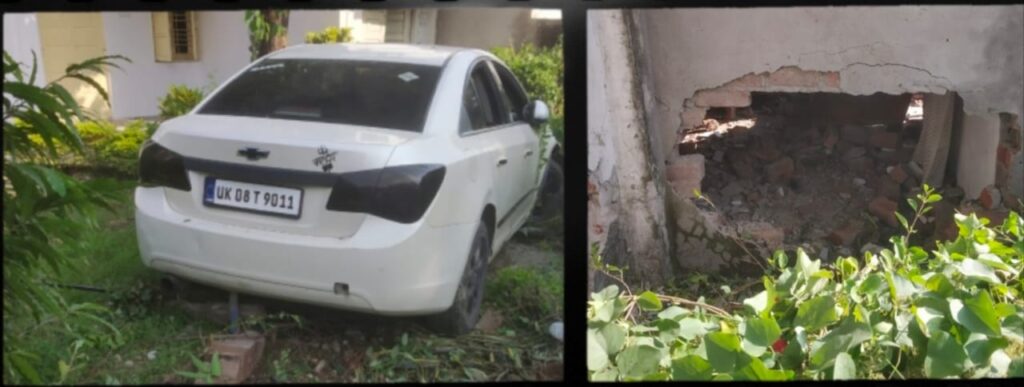 हरिद्वार: बीएचईल के सेक्टर 2 में फैन्सिंग तोड़ मकान में घुसी तेज रफ्तार कार