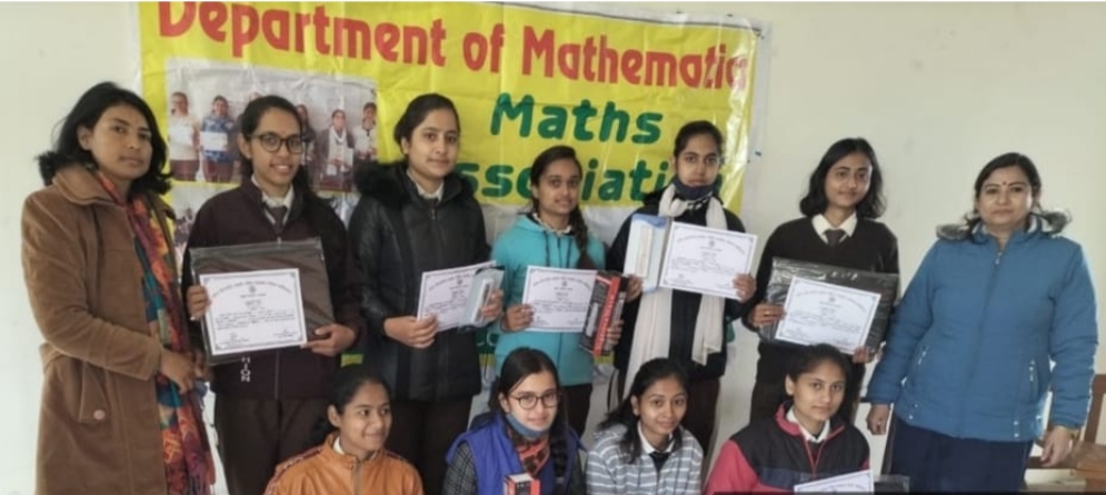 महिला महाविद्यालय हल्द्वानी के गणित विभाग में आयोजित परिषदीय प्रतियोगिताओं के विजेताओं को किया पुरस्कृत