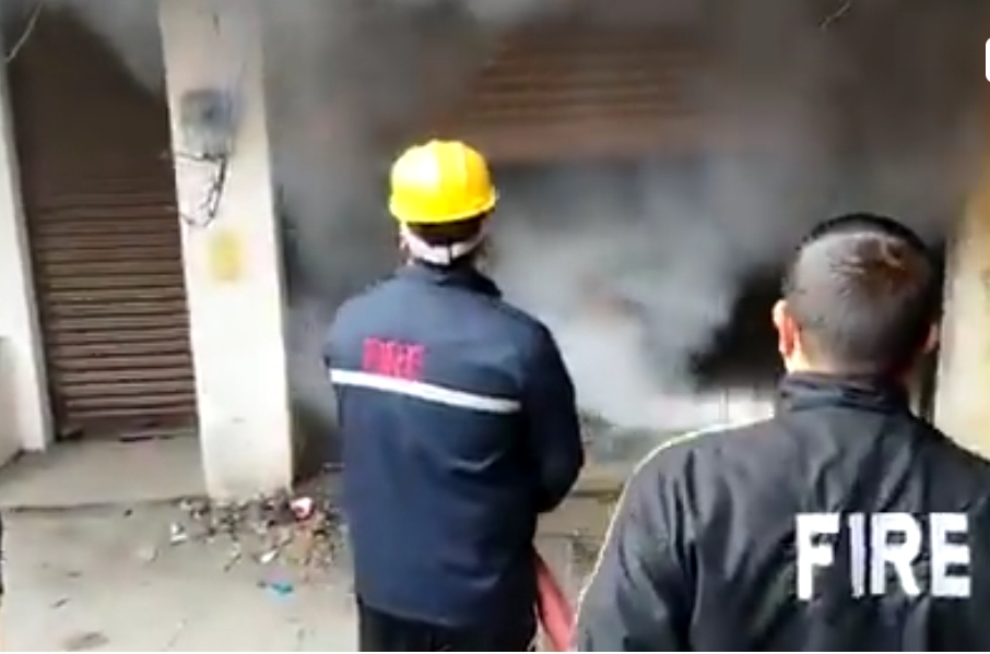 हरिद्वार: ज्वालापुर में कपड़े की दुकान में लगी भीषण आग