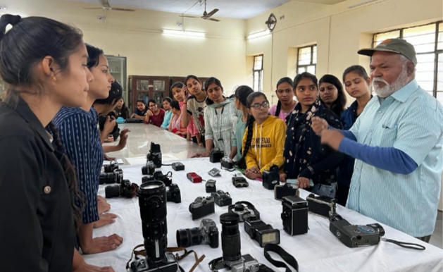 जानकी देवी बजाज रा० कन्या महाविद्यालय में प्रतिभा खोज कार्यक्रम का आयोजन
