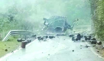 उत्तराखंडः सिलेंडरों से भरी गाड़ी में हुआ धमाका, टला बड़ा हादसा