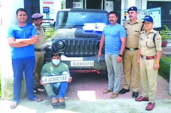 हरिद्वार: थार गाड़ी चुरा कर भागे आरोपियों को पुलिस ने फिल्मी अंदाज में किया गिरफ्तार