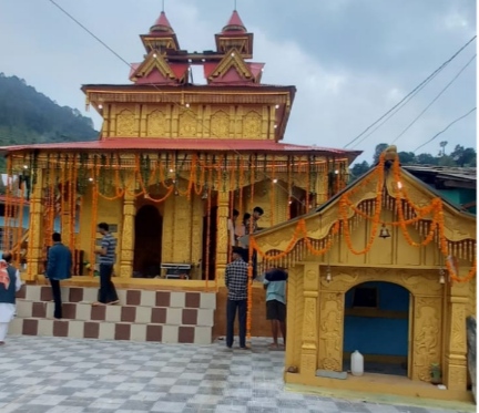 नवनिर्मित मन्दिर प्राणप्रतिष्ठा,कलश स्थापना को हवन पूजन यज्ञ का शुभारंभ
