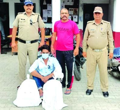 हरिद्वार: रानीपुर मोड़ स्थित कोरियर ऑफिस से चोरी करने वाला आरोपी, सामान सहित गिरफ्तार