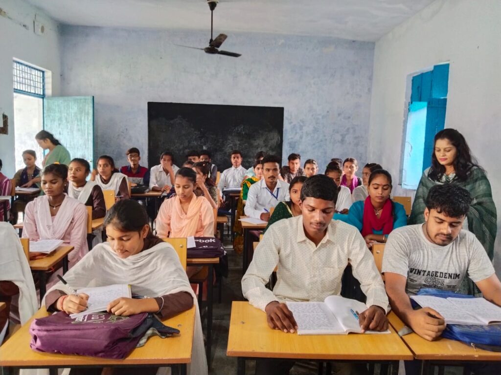 राजकीय मॉडल महाविद्यालय मीठीबेरी हरिद्वार में नशा मुक्त उत्तराखंड अभियान के अंतर्गत हुआ “निबंध प्रतियोगिता” का आयोजन