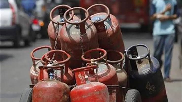 बड़ा फैसला: घरेलू गैस के दाम 200 रुपए घटाने की ‌हुई घोषणा