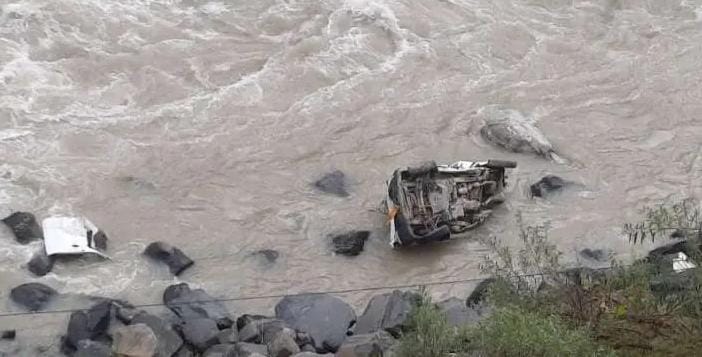 दुखद: उत्तरकाशी में गंगोत्री राजमार्ग पर वाहन दुर्घटना में चार की मौत, दो घायल घायल