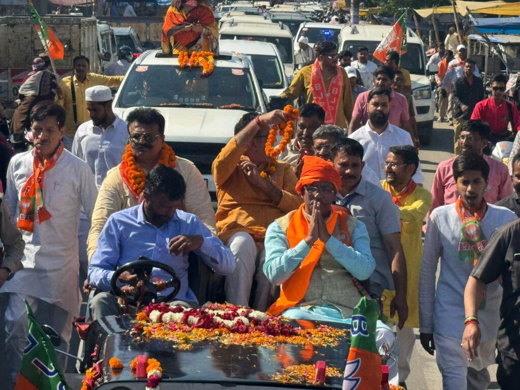 हरिद्वार: खानपुर में त्रिवेंद्र के महाजनसंपर्क अभियान व मेगा रोड शो में उमड़ा लोगों का हुजूम