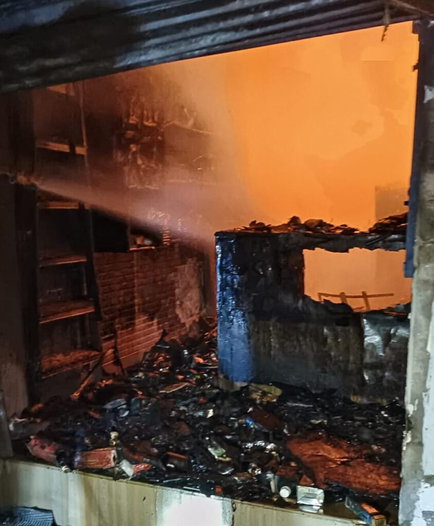 हरिद्वार: मेडिकल स्टोर में लगी भीषण आग, लाखों का सामान हुआ राख