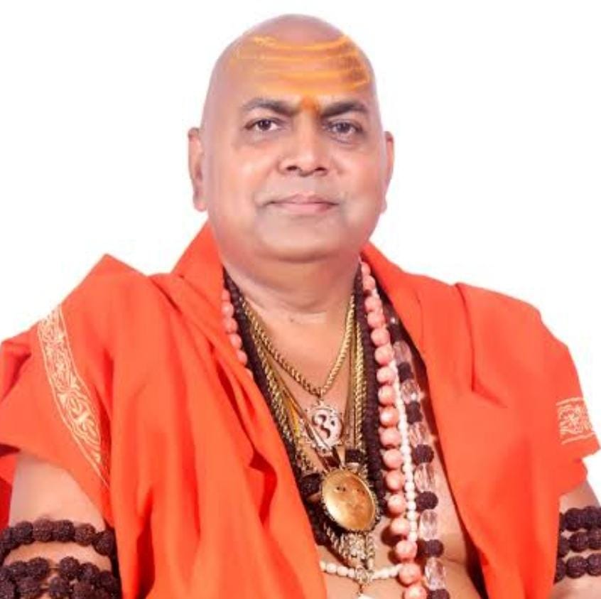 सड़क हादसे में, आचार्य महामंडलेश्वर अरुण गिरि महाराज गंभीर रूप से घायल