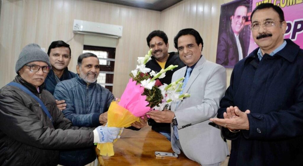जो अपने पास है वही खास है-सुरेश मोहन सेमवाल