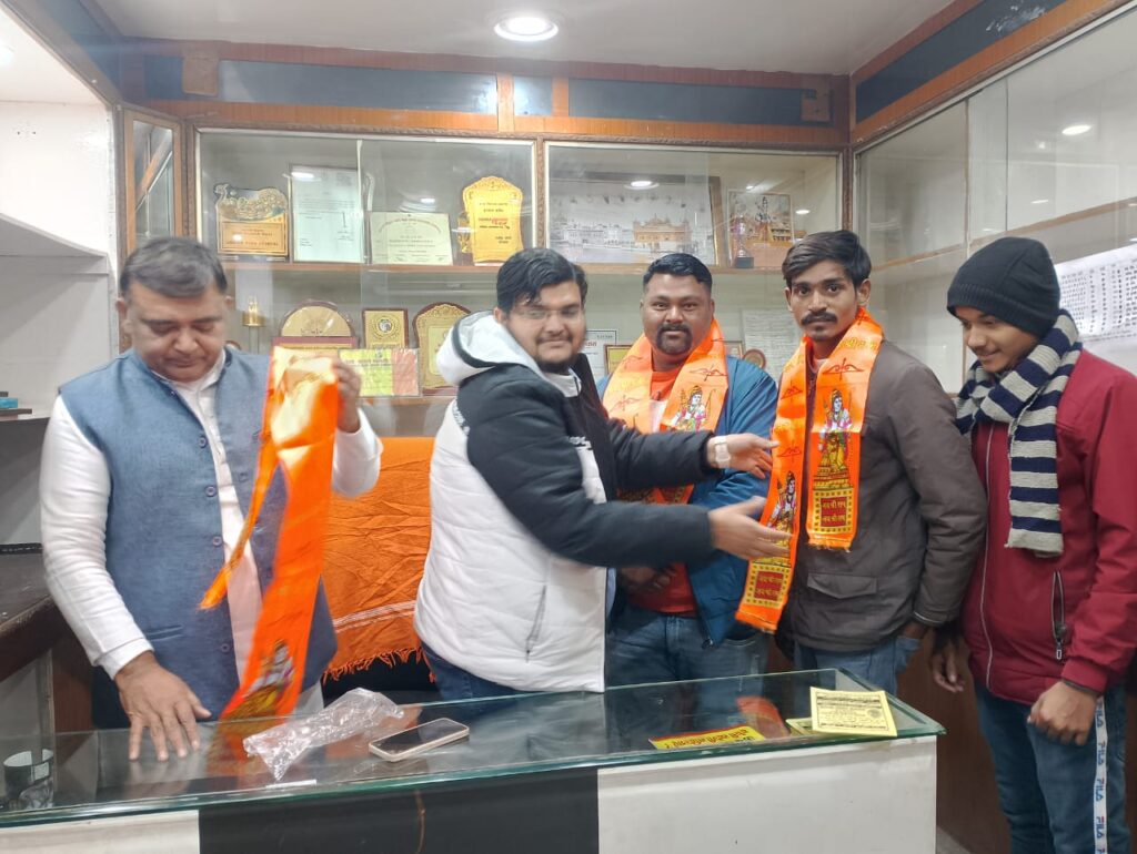 लखनऊ: आदर्श व्यापारी एसोसिएशन इन्दिरा नगर इकाई की कार्यकारणी में विस्तार, जानिए…