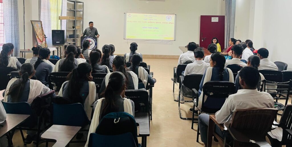 महाविद्यालय चुड़ियाला में देवभूमि उद्यमिता योजना के कार्यक्रम के छठे दिन विद्यार्थियों ने फैशन डिजाइनिंग के गुर सीखे