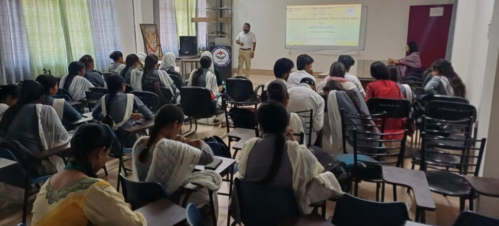 महाविद्यालय चुड़ियाला: उद्यमिता विकास कार्यक्रम के तहत छात्र-छात्राओं ने किया औद्योगिक भ्रमण 