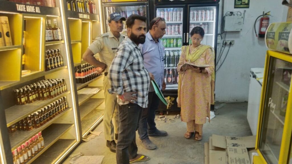 हरिद्वार में देशी विदेशी मदिरा की दुकानों में जिला प्रशासन ने की छापेमारी,कई दुकानों में पाईं अनियमितताएं