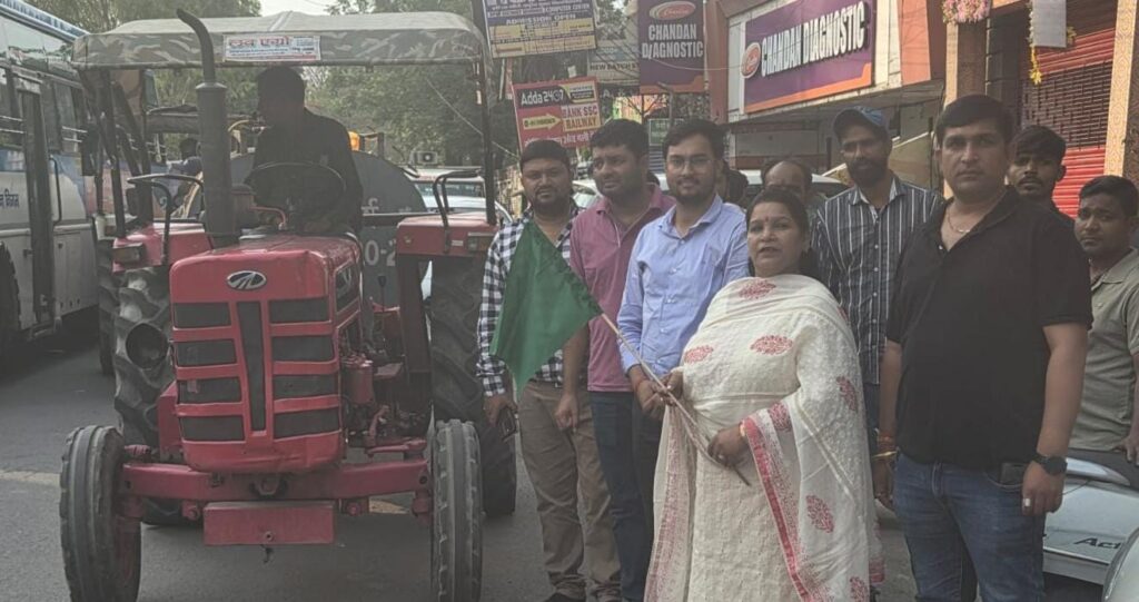 हरिद्वार: मेयर किरण जैसल ने हरी झंडी दिखाकर दवा स्प्रे टैंकरों को किया रवाना