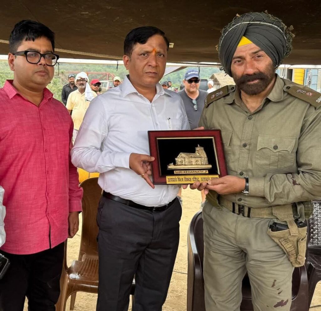 देहरादून में चल रही बॉर्डर 2 की शूटिंग के दौरान सनी देओल से मिले बंशीधर तिवारी