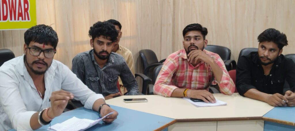एबीवीपी के जिला संयोजक आशु मलिक ने झोलाछाप चिकित्सों के खिलाफ की कार्रवाई की मांग