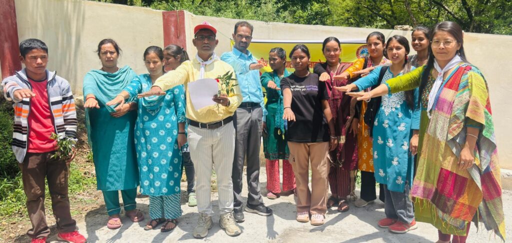 महाविद्यालय बलुवाकोट पिथौरागढ़ में रेड क्रॉस के सदस्यों के लिए हुआ एक अभिविन्यास कार्यक्रम का आयोजन