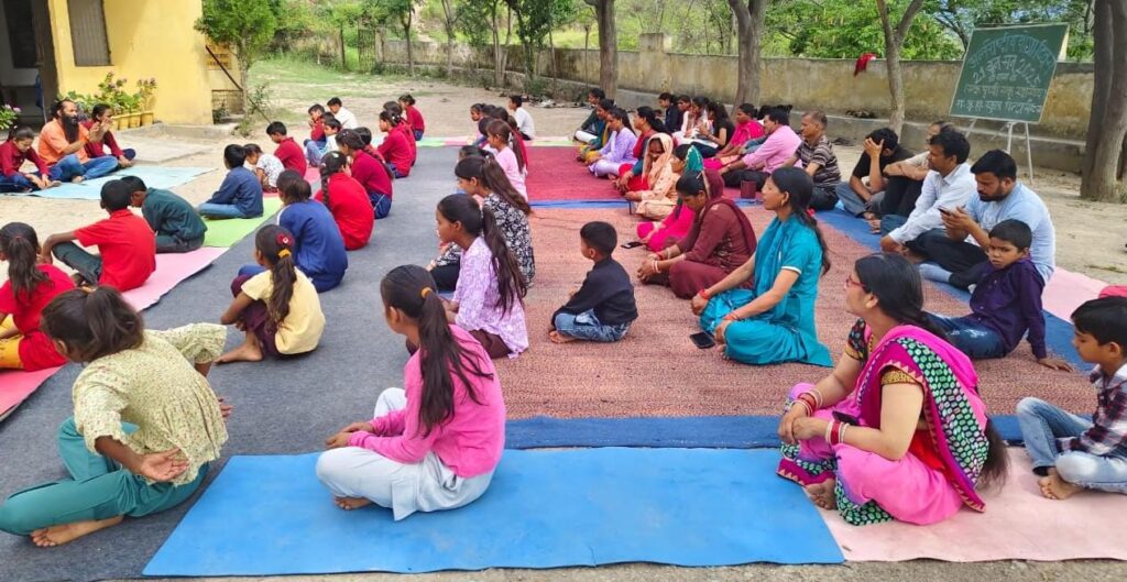 गजा: रा० जूनियर हाई स्कूल पेंदार्स में मनाया गया अंतर्राष्ट्रीय योग दिवस