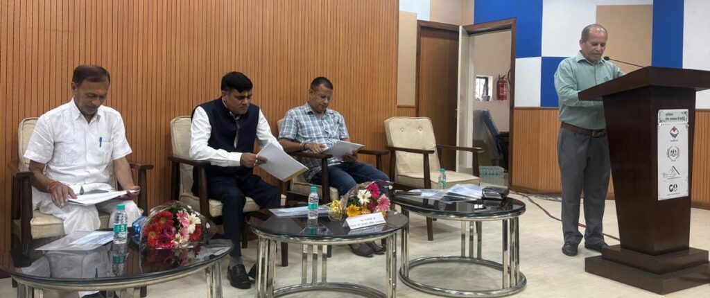 हरिद्वार: विकास भवन रोशनाबाद में समाज कल्याण विभाग की योजनाओं की समीक्षा हेतु बैठक आयोजित