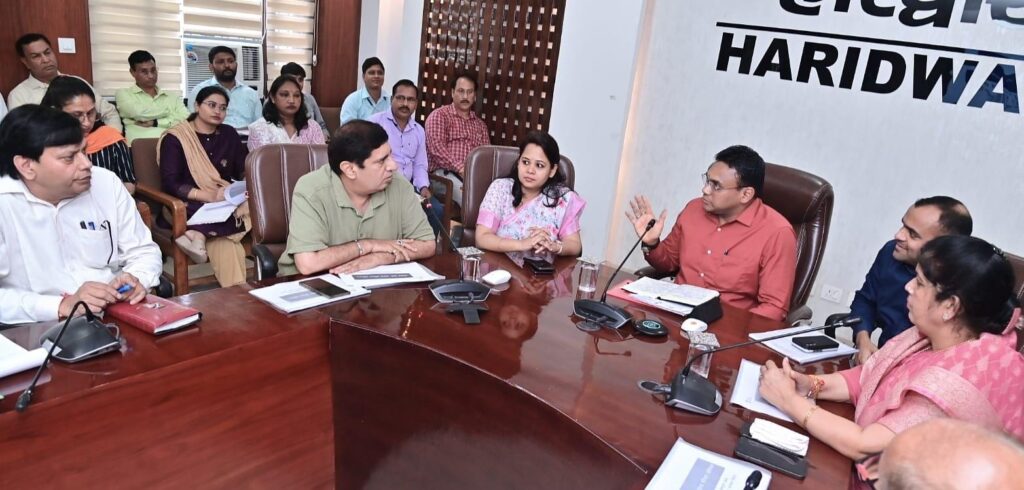 हरिद्वार: जनपद में 17 सितम्बर से आयोजित होने वाले स्वास्थ्य शिविरों के सफल आयोजन हेतु प्रभारी मंत्री एवं सभी जनप्रतिनिधियों को आमंत्रित किया जाए- डॉ आर राजेश कुमार