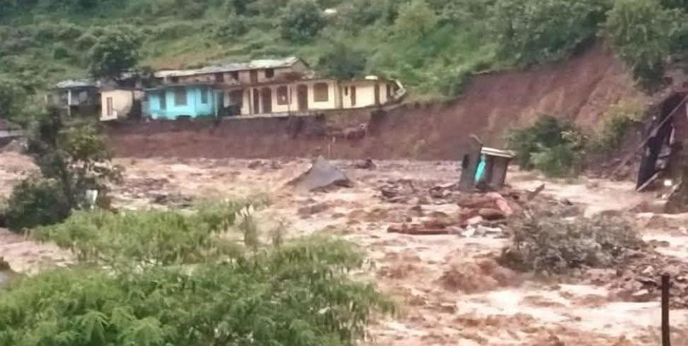 अब चमोली जिले के नंदा नगर क्षेत्र में फटा बादल, कई लोग लापता, बचाव कार्य जारी
