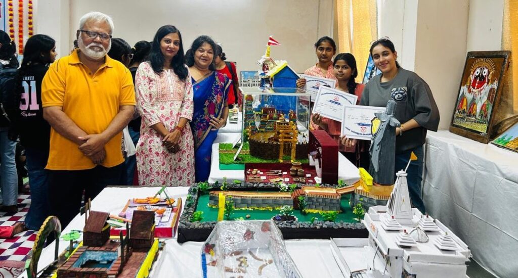 कोटा :राजकीय कला कन्या महाविद्यालय में “विश्व पर्यटन दिवस” के अवसर पर “प्राचीन स्मारक:भारत की अमर गाथा” विषय पर मॉडल्स प्रतियोगिता आयोजित