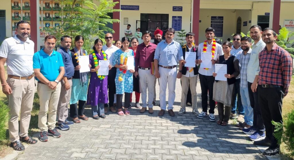 राजकीय महाविद्यालय चिन्यालीसौड़ में शपथ के साथ गठित हुआ छात्र संघ