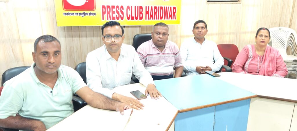 पेपर लीक मामले में सरकार के समर्थन में आयी संत शिरोमणि गुरु रविदास सेवा समिति पेपर लीक नहीं, नकल का बताया मामला