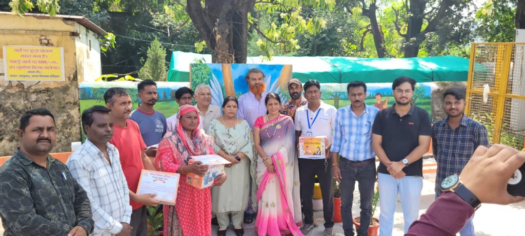 हरिद्वार: आर्य नगर का कूड़ा पॉइंट बना ‘सेल्फी पॉइंट’