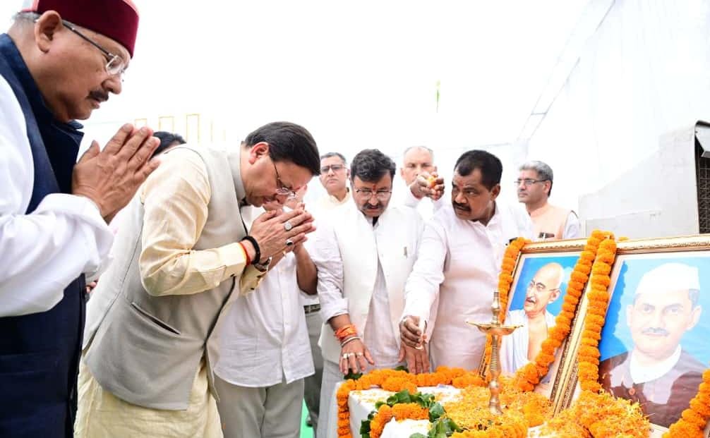 रामपुर तिराहा शहीदों को मुख्यमंत्री श्री पुष्कर सिंह धामी ने दी श्रद्धांजलि
