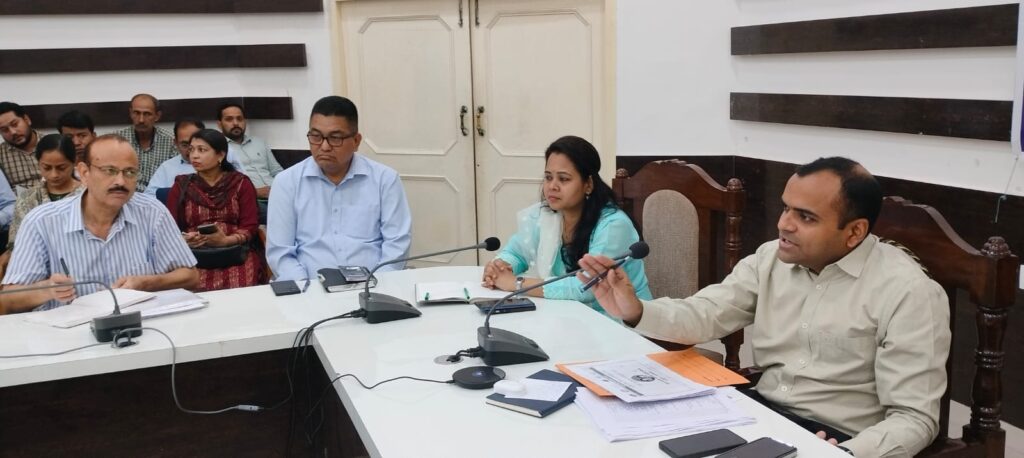 राज्य स्थापना के 25 वर्ष पूर्ण होने के उपलक्ष्य में राज्य स्थापना रजत जयंती सप्ताह के रूप में मनाया जाएगा- जिलाधिकारी